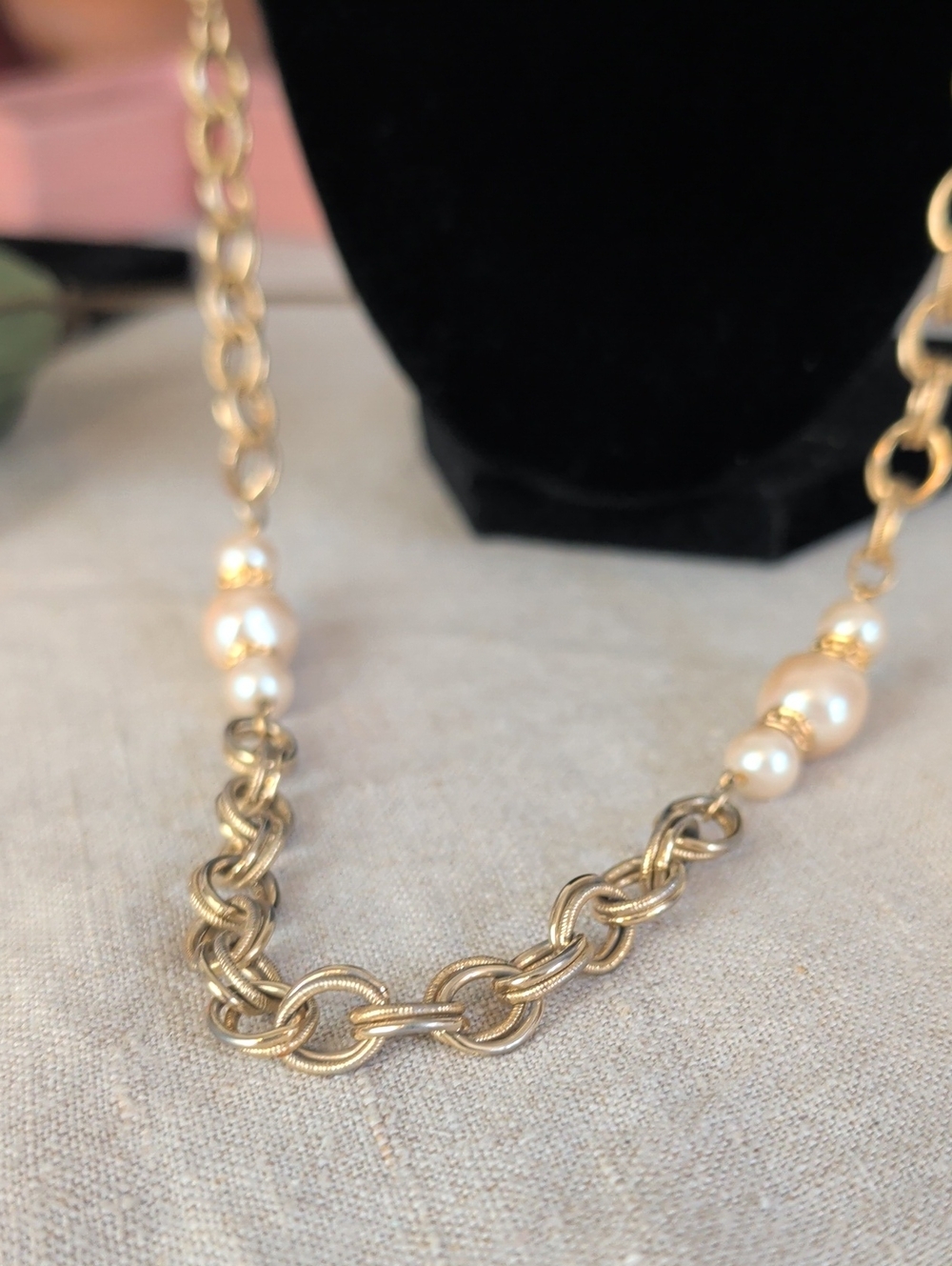 Mid Century Modern Gold Tone Faux Pearl Necklace Retro Glam - Picture 8 of 8